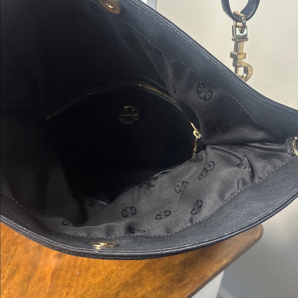 TORY BURCH THEA FOLD-OVER BAG PEBBLED LEATHER w/DUSTBAG! EUC - Picture 9 of 16